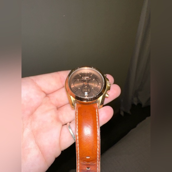 Michael Khors Used Leather Watch - Picture 2 of 6